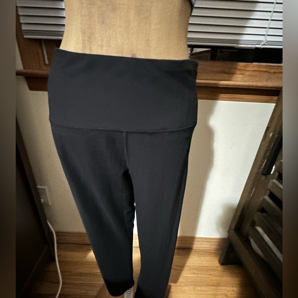 Yogalicious Black Leggings large new no tags/ soft / comfy / inside pocket